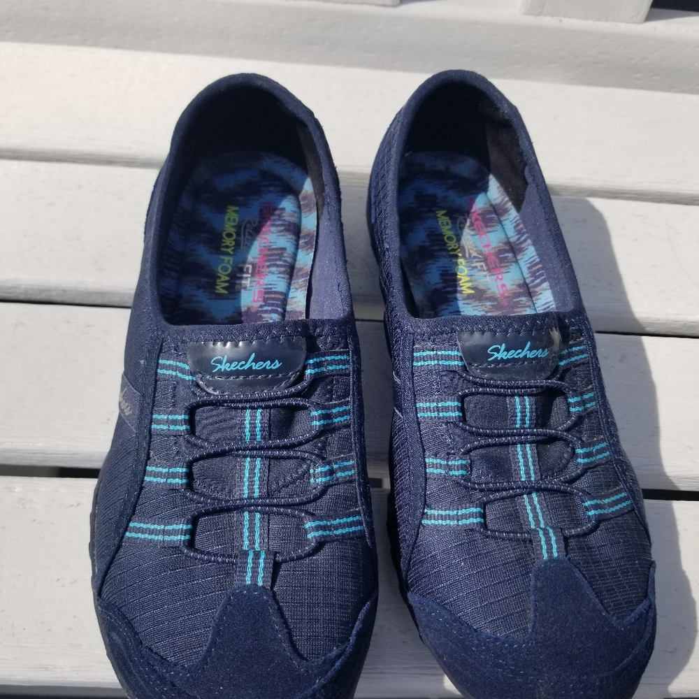 Sketchers relaxed fit style 22535 size 6.5
